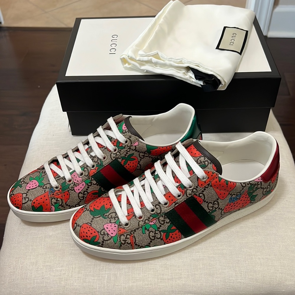 GUCCI Ace GG Strawberry Sneakers